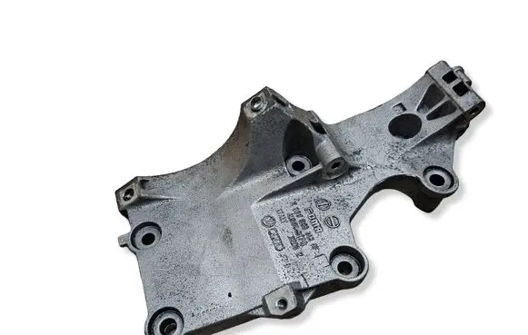 Skoda Octavia Mk2 (1Z) Generator/alternator bracket 038903143AF