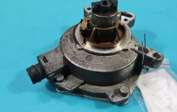 Ford C-MAX II Vacuum pump BM5G2A451EB IMPRK1598322