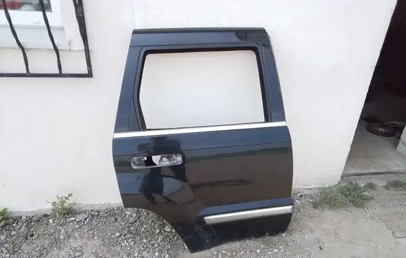 Jeep Grand Cherokee (WK) Rear door