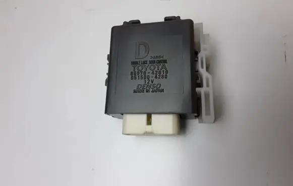 Toyota RAV 4 (XA40) Door central lock control unit/module 8597042010