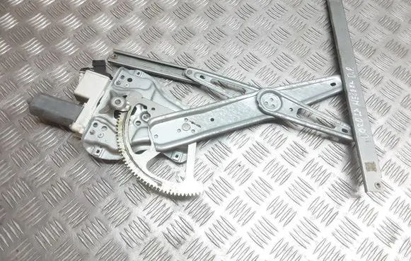 Toyota Corolla E120 E130 Front door window regulator with motor 0130822032