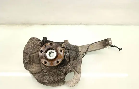 Alfa Romeo Giulia Front wheel hub spindle knuckle 00505445620