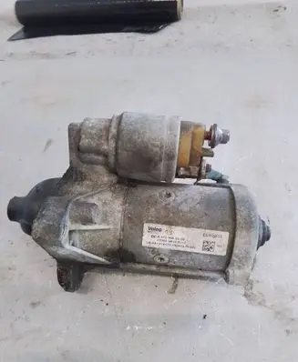Renault Master III Starter motor 233009813r
