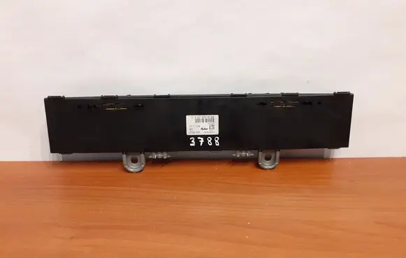 Mercedes-Benz S W221 Aerial antenna amplifier A2218208089 3788