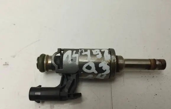 Audi Q3 8U Fuel injector 0261500248