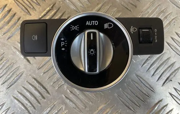 Mercedes-Benz SLK R172 Light switch A2049053103 10091543