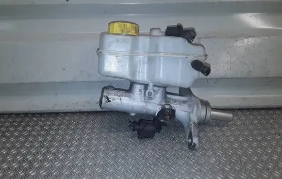 Seat Ibiza IV (6J,6P) Master brake cylinder 6R0611301A