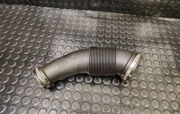Audi A7 S7 4G Turbo air intake inlet pipe/hose 059129615L ETB446465