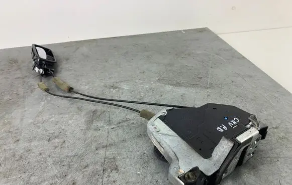 Honda CR-V Front door lock Q92I1507
