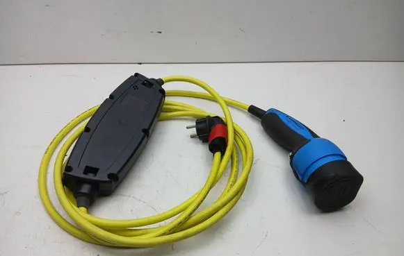 Volvo V60 Electric car charging cable 