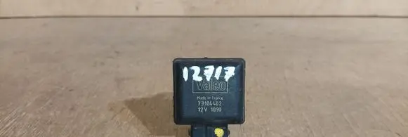 Peugeot 405 Coolant level sensor 73104402 VALEO