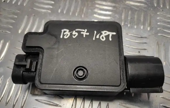 Volkswagen PASSAT B5.5 Coolant fan relay 940002904