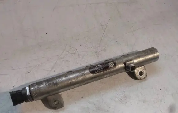 Opel Vectra C Fuel main line pipe 55209575