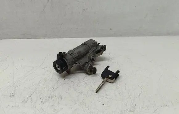 Volkswagen Golf IV Ignition lock 4B0905851C