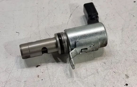 Volkswagen Golf VI Camshaft vanos timing valve 03C906455A