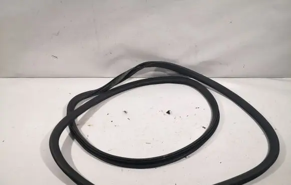 Audi A4 S4 B6 8E 8H Front door rubber seal 8E083172B