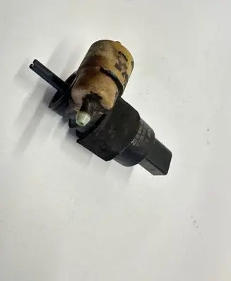 Volkswagen Golf Plus Windscreen/windshield washer pump 1T0955651A