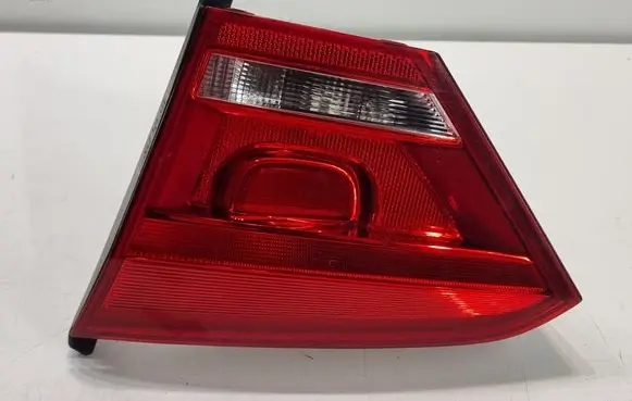 Volkswagen PASSAT B7 USA Tailgate rear/tail lights 561945094