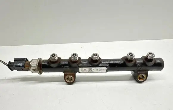 Ford Focus Fuel main line pipe 9804776780 151425336 28497Z01