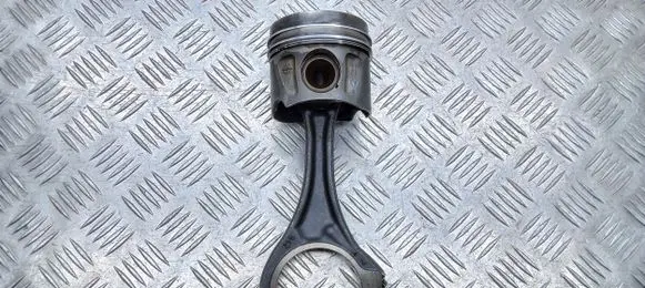 Mercedes-Benz Sprinter W906 Piston with connecting rod