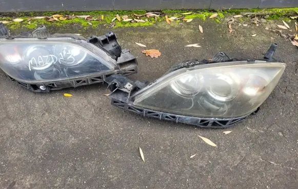 Mazda 3 I Headlights/headlamps set P2690