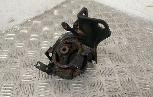 Toyota Avensis T250 Engine mount bracket 123720R010