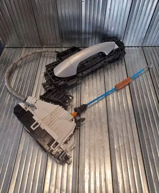 Mercedes-Benz CLA C117 X117 W117 Front door lock A0997202301 A2047602134