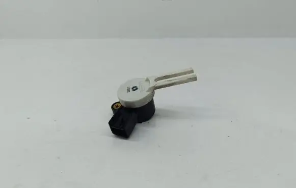 Opel Insignia A Clutch pedal sensor 25889337 1723C