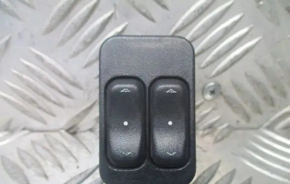 Opel Astra G Front door window switch trim 90561088