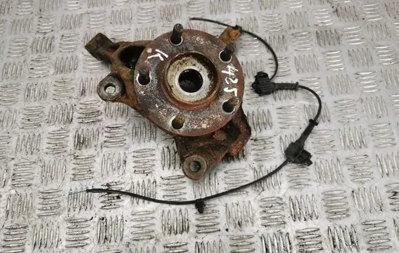 Mazda 3 II Front wheel hub