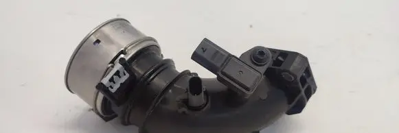 Mercedes-Benz B W247 Air intake hose/pipe A2820905700