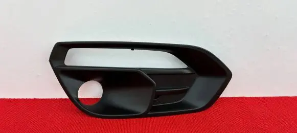 Iveco Daily 45 - 49.10 Front bumper lower grill 105802356345