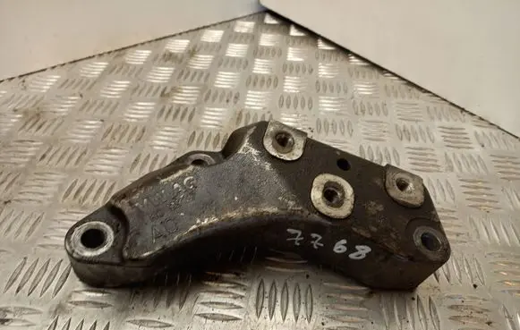 Audi A3 S3 A3 Sportback 8P Gearbox mounting bracket 1K0199117