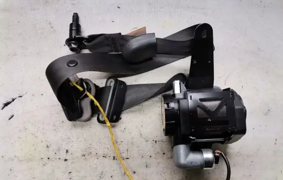 Opel Antara Front seatbelt