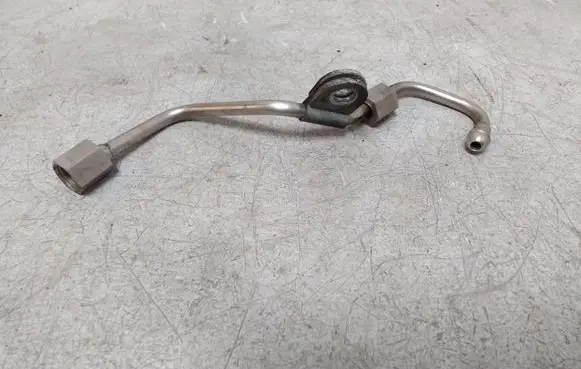 Volkswagen Touran I Fuel injector supply line/pipe 