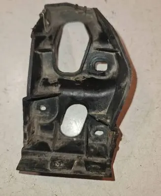 Fender mounting bracket
