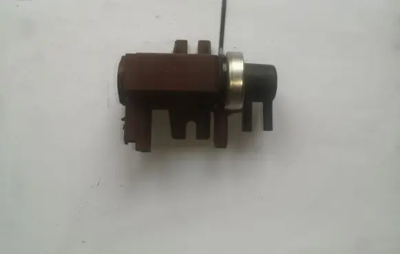 Ford Focus Turbo solenoid valve 9652570180 70096803