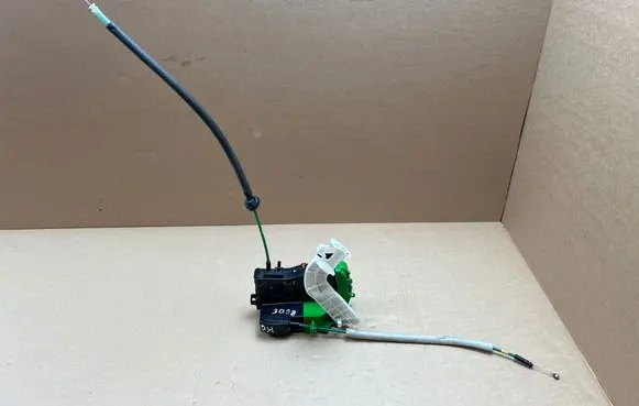 Hyundai i40 Rear door lock 814103Z000