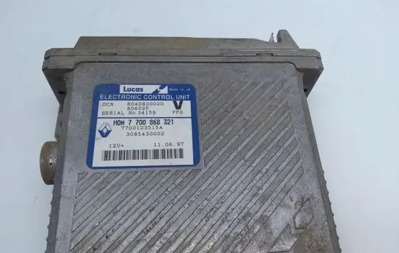 Volvo S40, V40 Engine control unit/module 7700868321