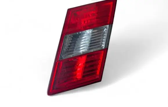 Tailgate rear/tail lights