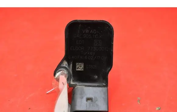 Skoda Yeti (5L) High voltage ignition coil 04E905110K