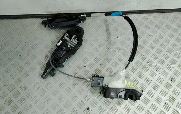 Toyota Proace Front door lock 