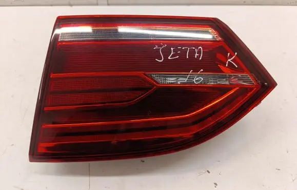 Volkswagen Jetta VI Tailgate rear/tail lights 5C6945308