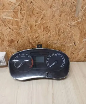 Skoda Fabia Mk2 (5J) Speedometer (instrument cluster) 5J0920800C