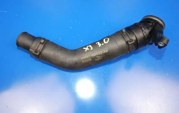 Jaguar XJ X351 Engine coolant pipe/hose AW938D033AB S31JA