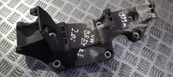 Volkswagen New Beetle Engine mounting bracket 06a903143p