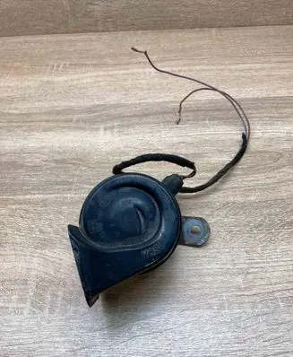 Volkswagen Golf V Horn signal 703881157 WithPlug