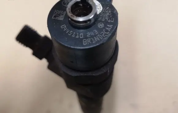 Opel Signum Fuel injector 0445110243