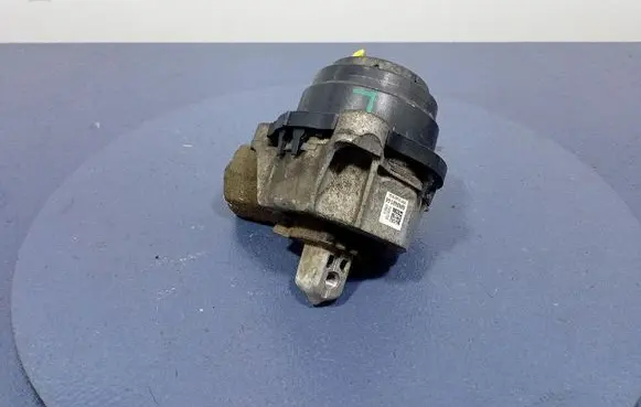 BMW X5 E53 Engine mount vacuum valve 6860481