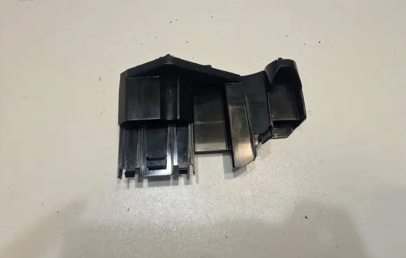 Suzuki Swift II Front bumper mounting bracket 71823S8L00 190320